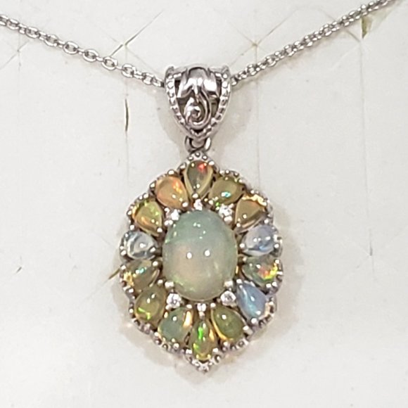 Welo Opal necklace in platinum over 925 Sterling